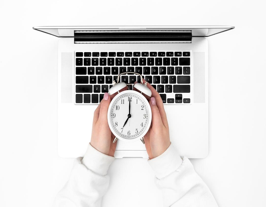 Ανακαλύψτε τις καλύτερες ώρες ανάρτησης για Facebook, Instagram, TikTok και άλλες πλατφόρμες το 2025! Ο ολοκληρωμένος οδηγός με πρακτικές συμβουλές.