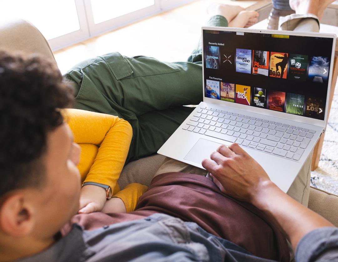 10 απλοί τρόποι να μην φεύγει κανείς από τα video σας πριν το τέλος. Μάθετε πώς να κρατάτε τους θεατές κολλημένους με δυνατό ξεκίνημα, σωστή ροή και μικρά μυστικά που κάνουν τη διαφορά.