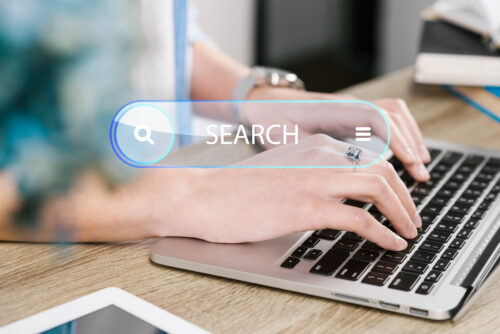 Social SEO: Γιατί οι πελάτες αναζητούν επιχειρήσεις στο Instagram και στο TikTok αντί για το Google