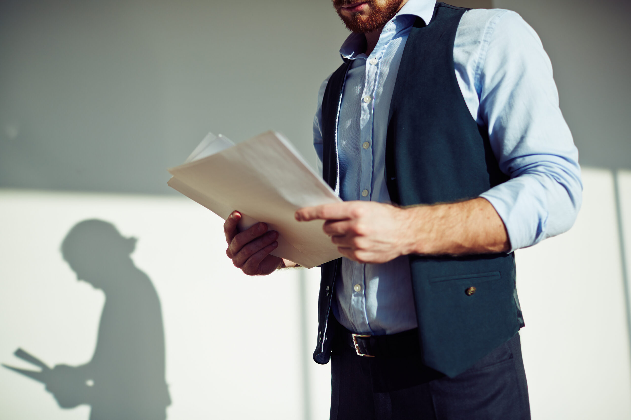 Τι πρέπει να περιλαμβάνει ένα σωστό brief προς την εταιρεία marketing; Δείτε τα βασικά στοιχεία με οδηγό από τη Social Power.